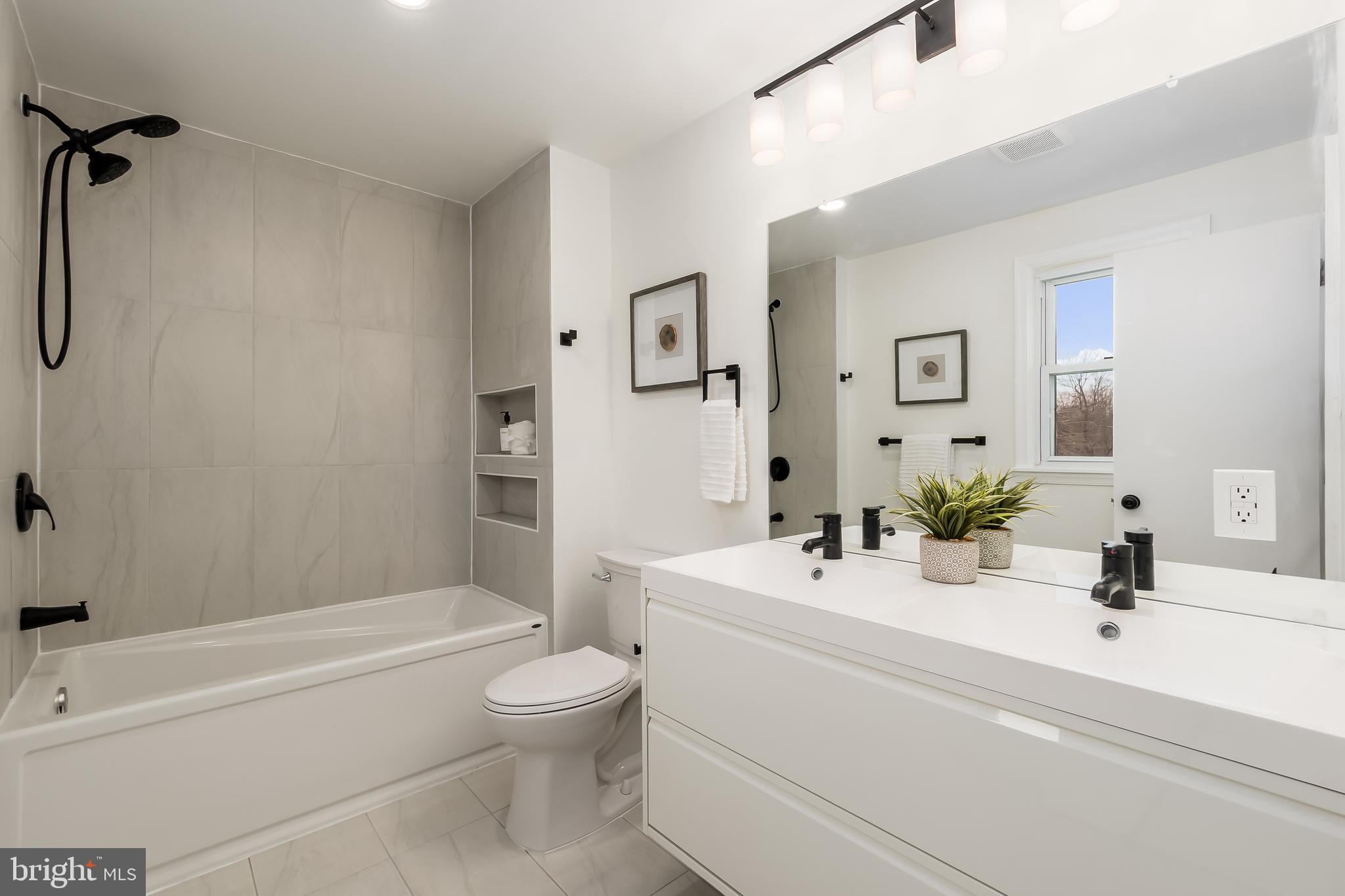 DAMASCUS OUTSIDE - Residential