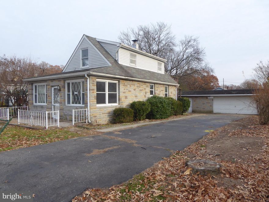 This is a Fannie Mae Reverse Mortgage.  This is not a Homepath Property.  Seller must comply with HUD guidelines 24 CFR 206.125.  Enclosed front porch, living room, one bedroom on the main level and full bath with eat-in kitchen and rear covered deck.  The master is the entire upper level with full bath, walk-in closet and walkout to deck.  Large and long driveway with detached garage.