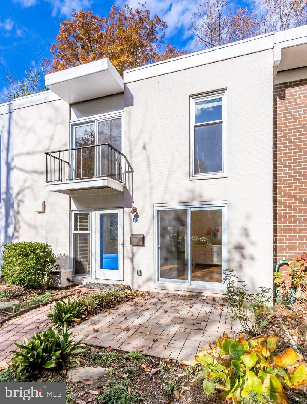 RESTON - Residential