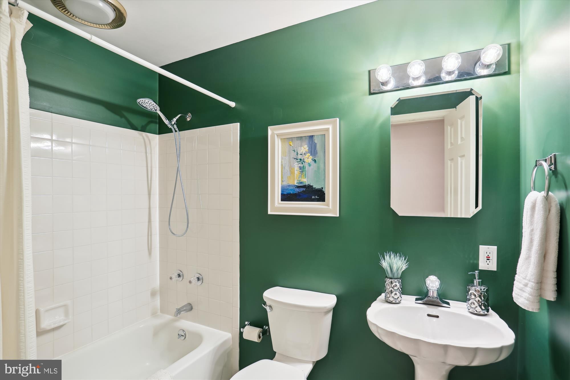 INVERNESS FOREST - Residential