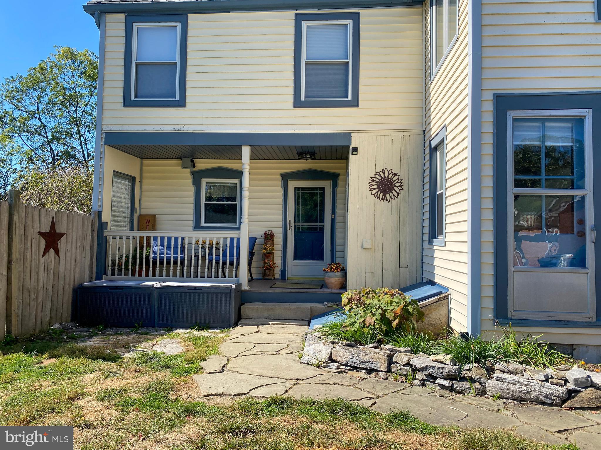 HALFWAY - Residential