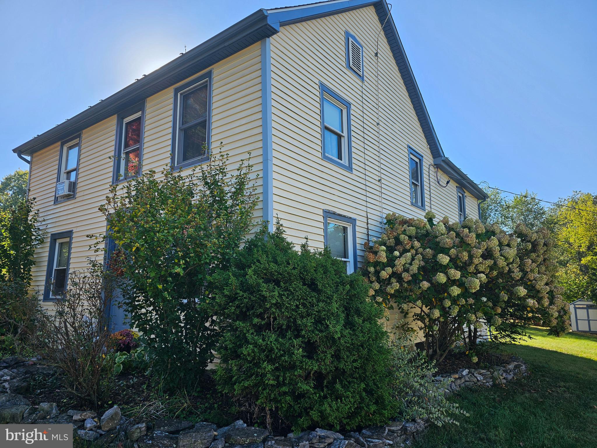 HALFWAY - Residential