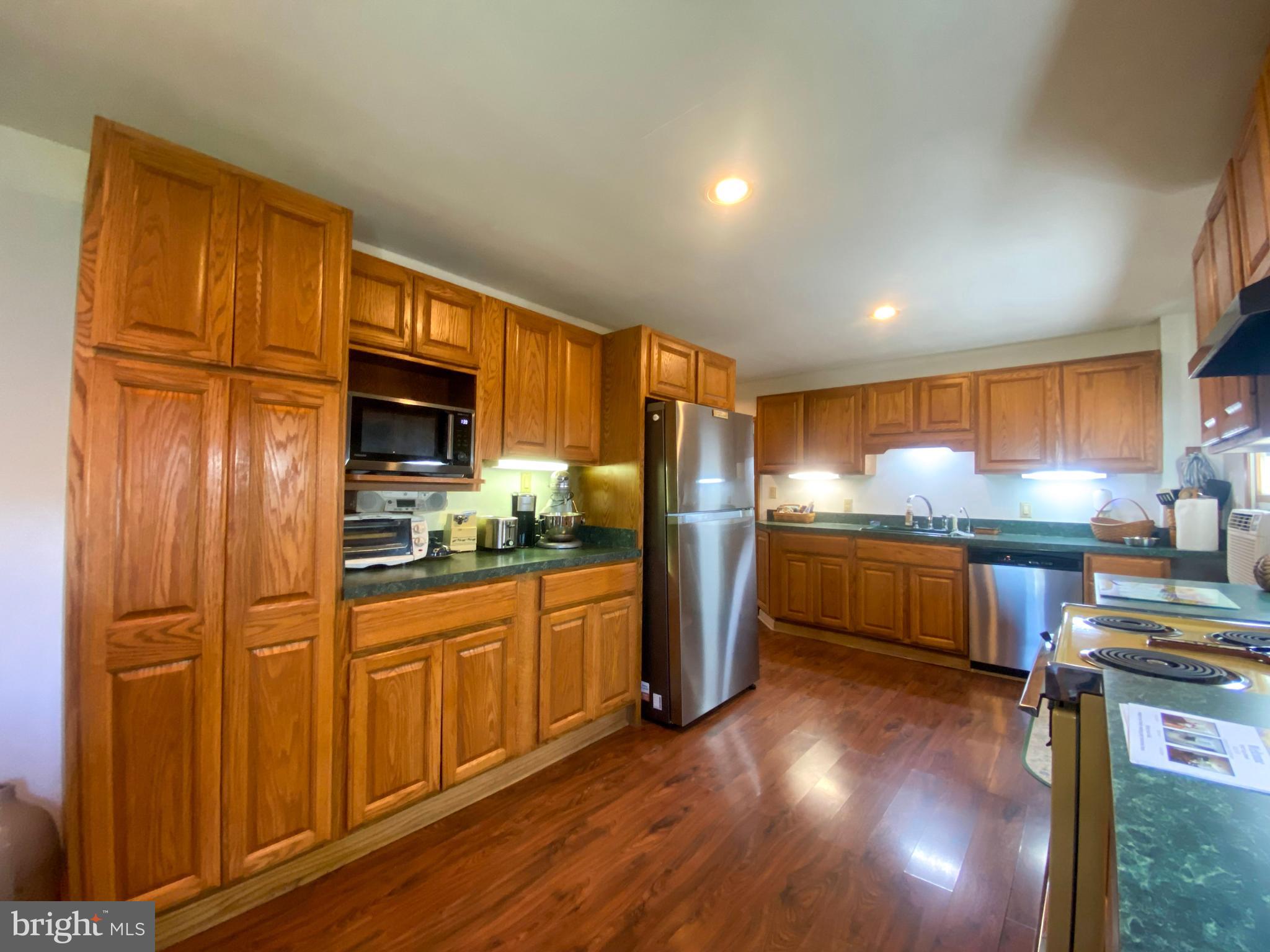 HALFWAY - Residential