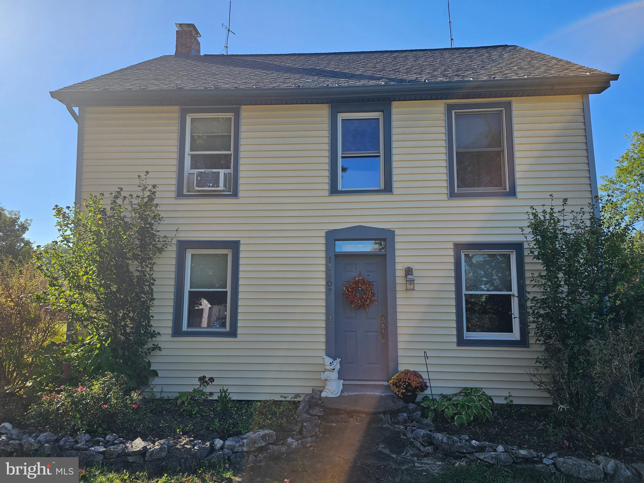 HALFWAY - Residential