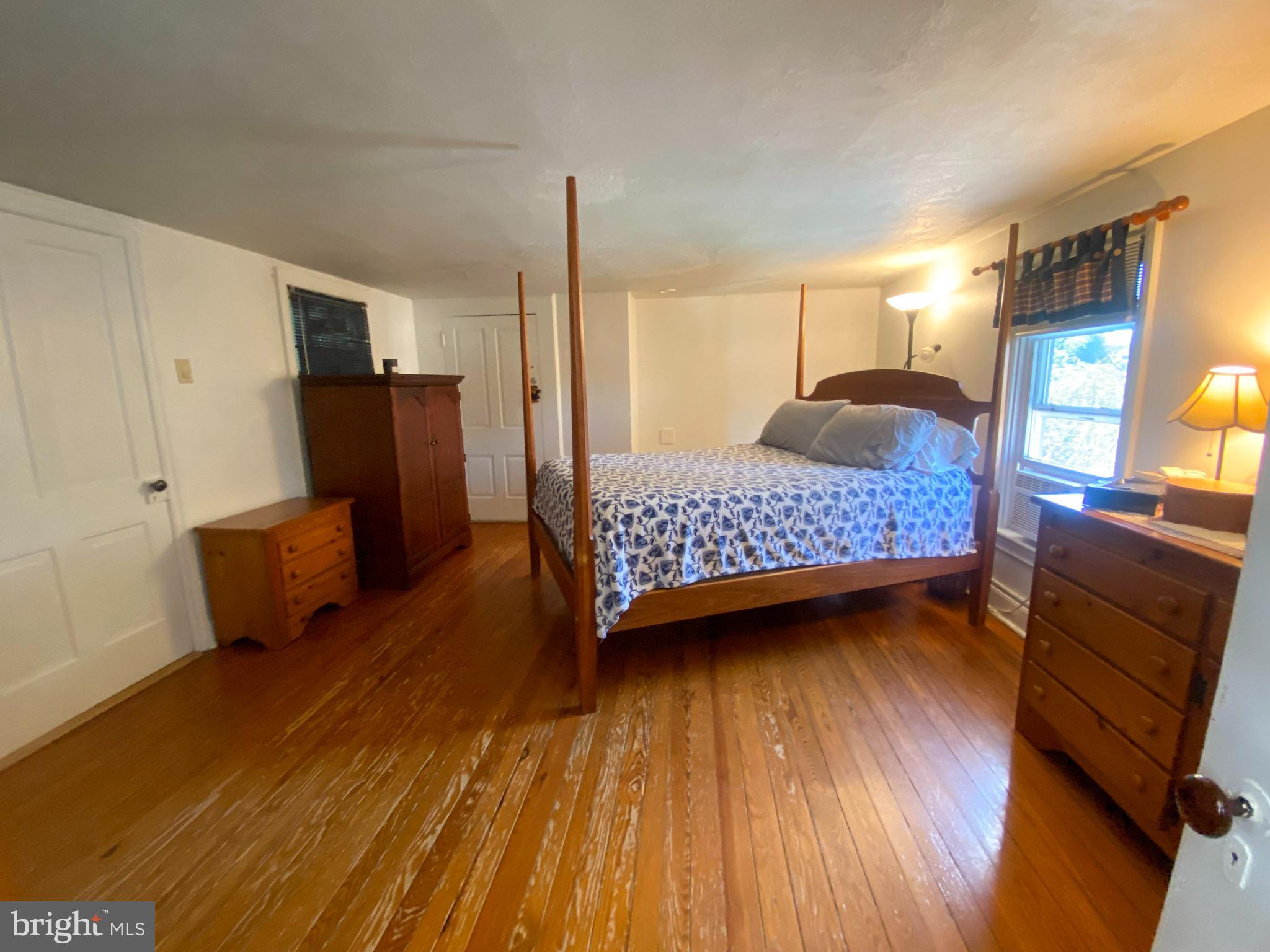 HALFWAY - Residential