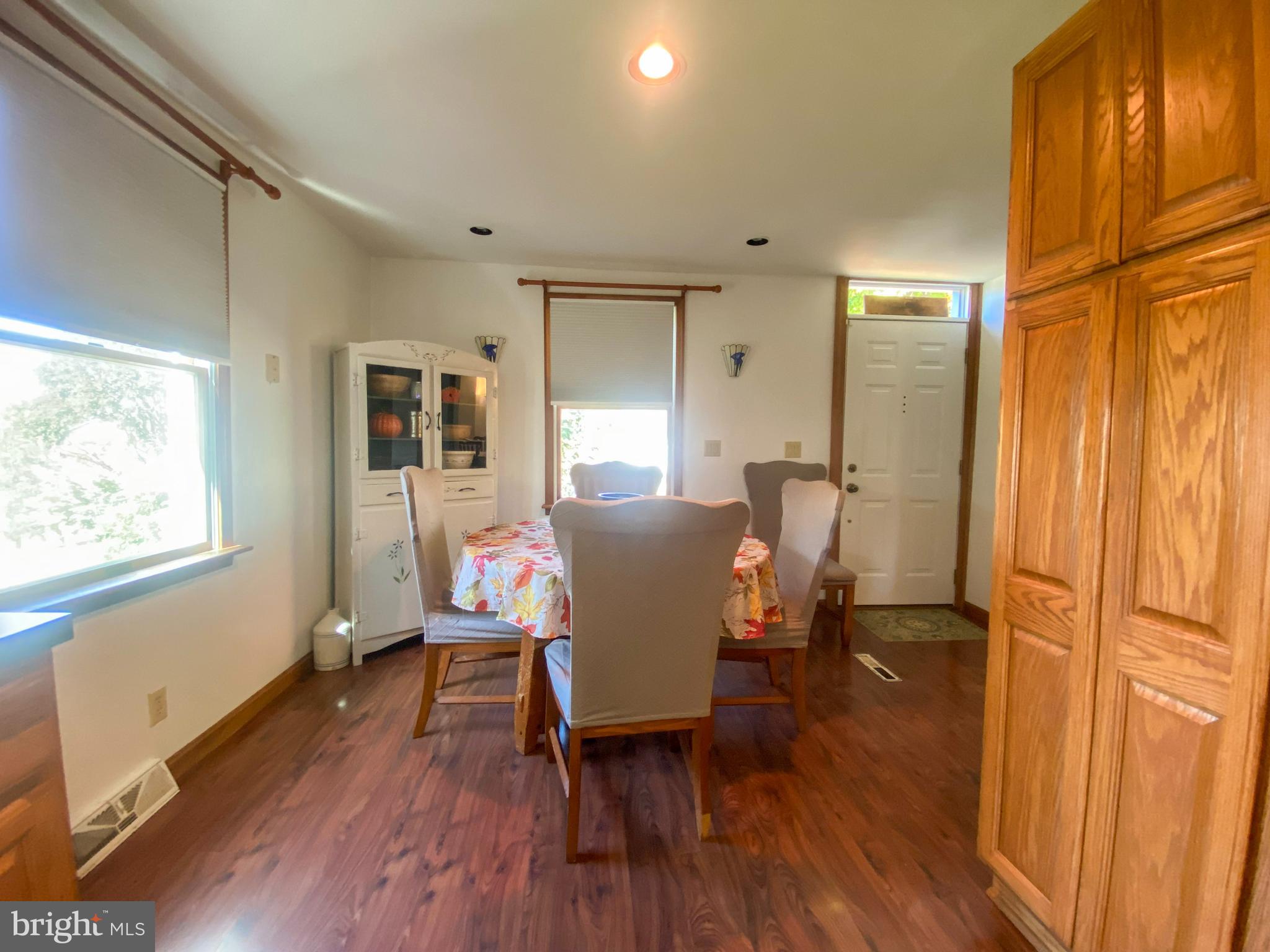 HALFWAY - Residential