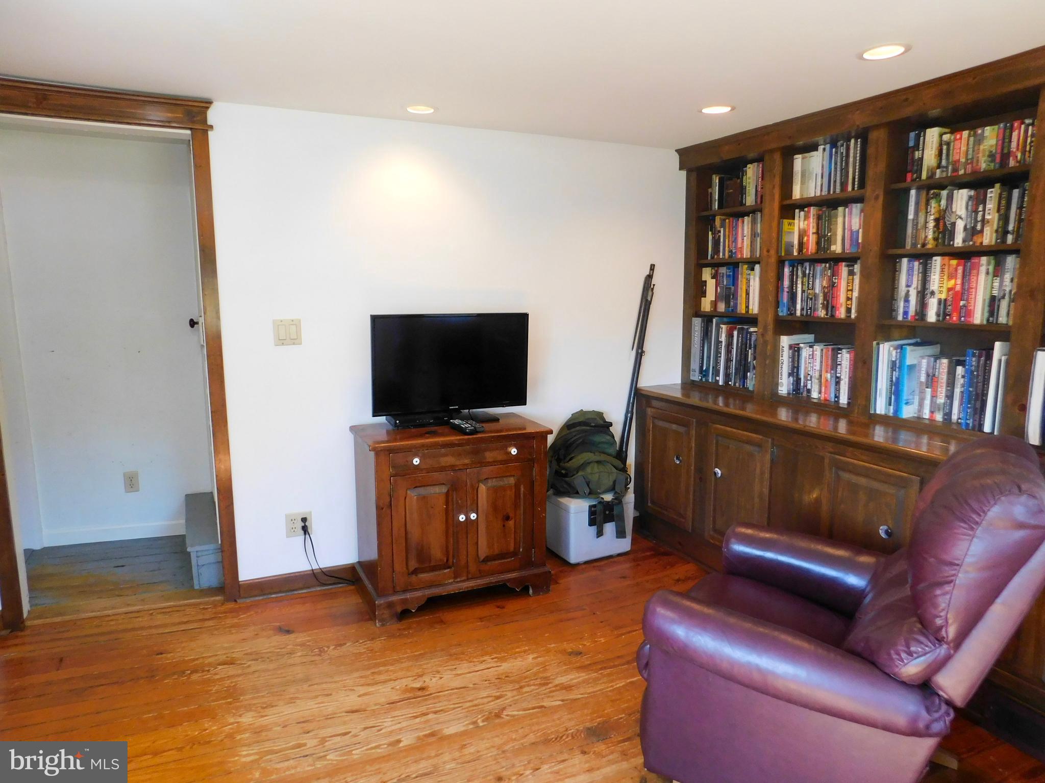 HALFWAY - Residential