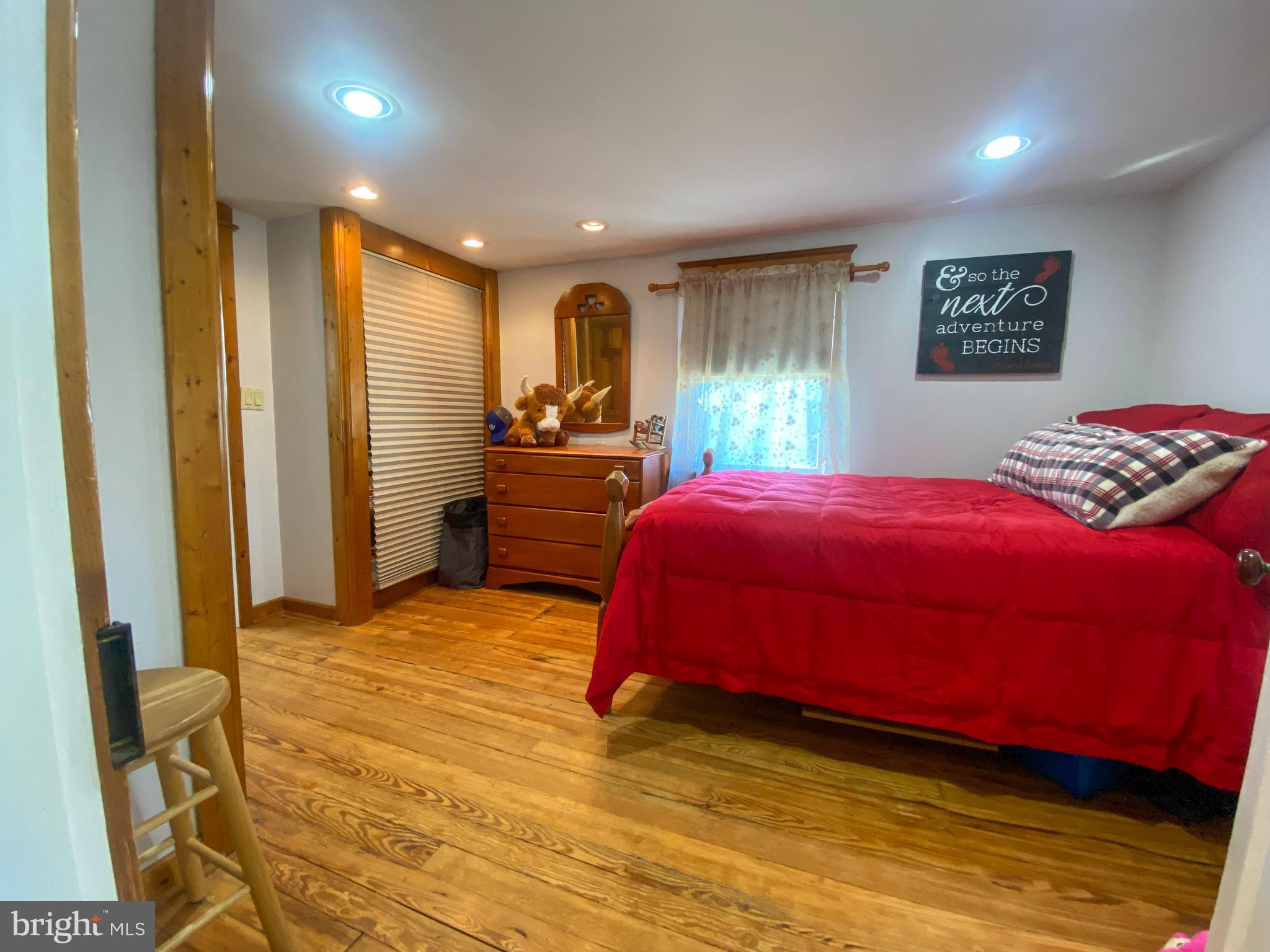 HALFWAY - Residential