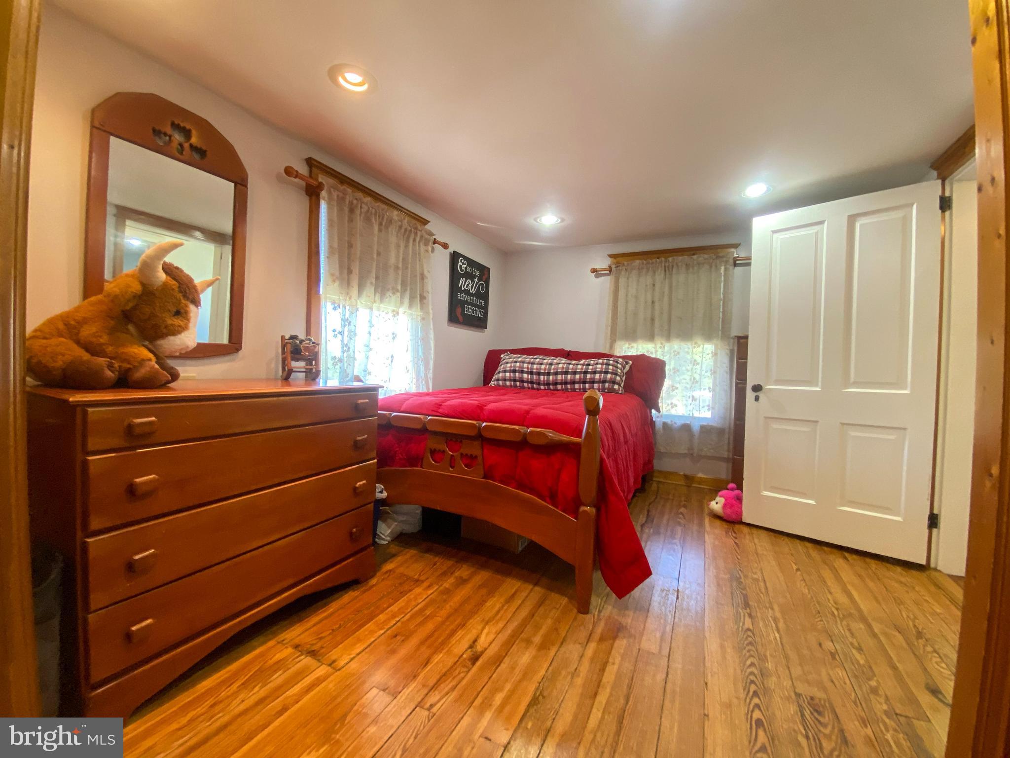 HALFWAY - Residential