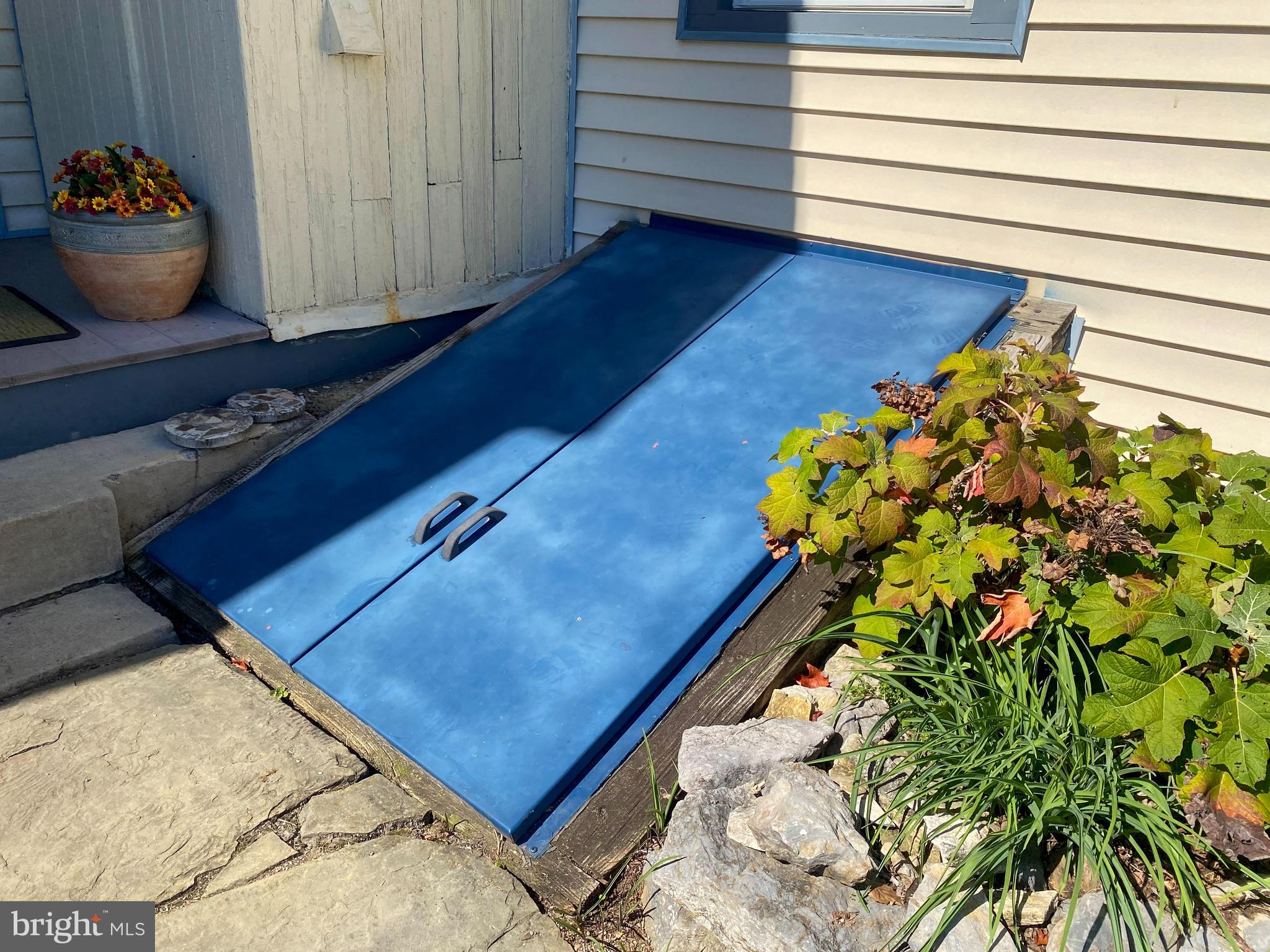 HALFWAY - Residential