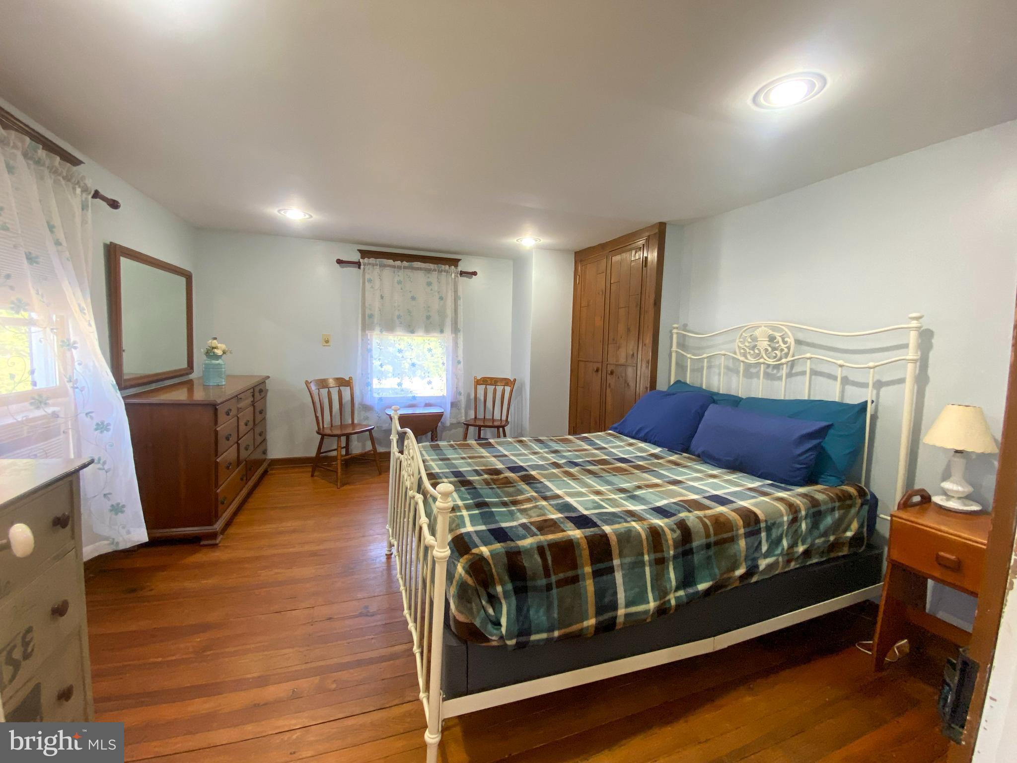 HALFWAY - Residential