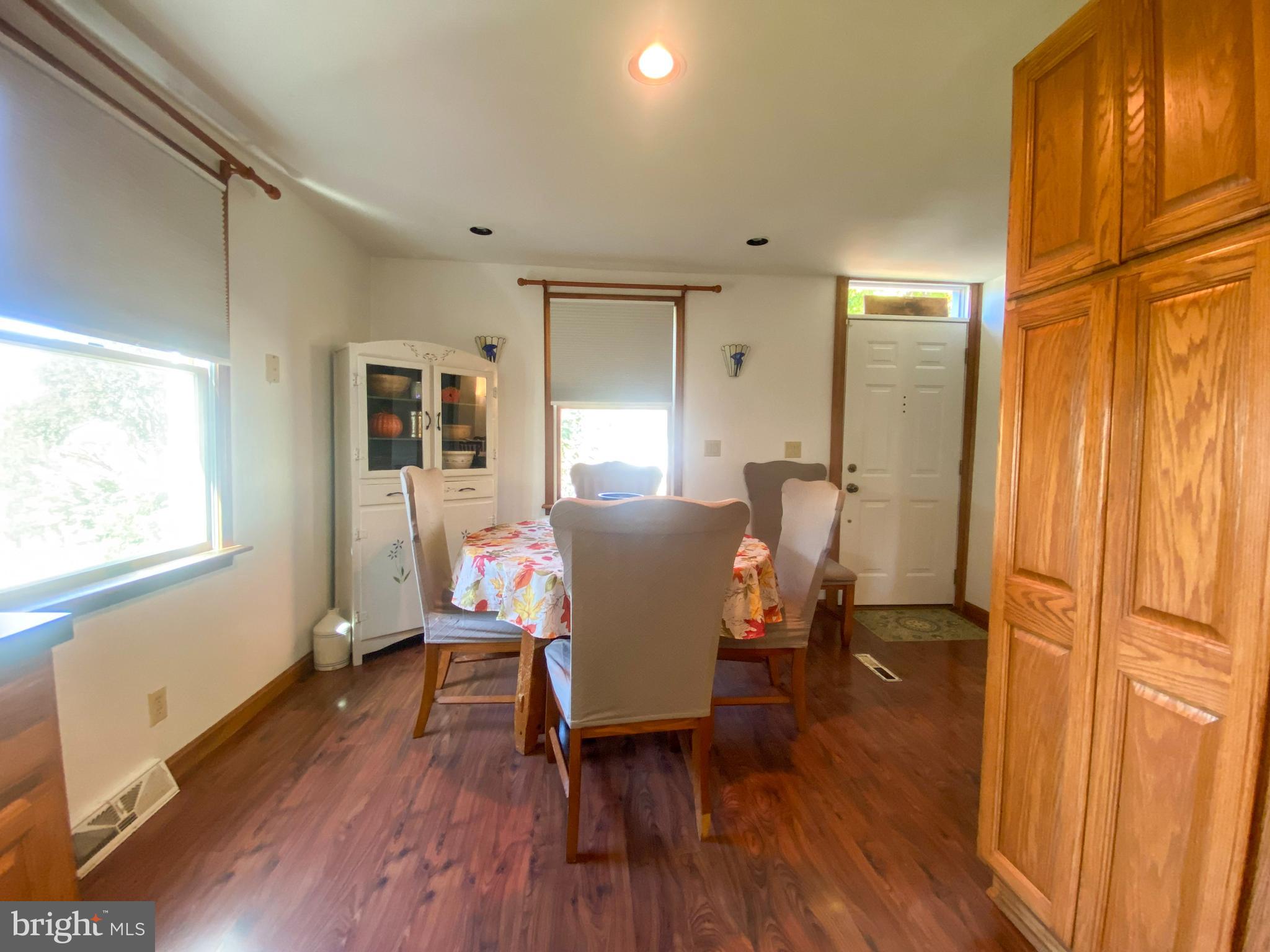 HALFWAY - Residential