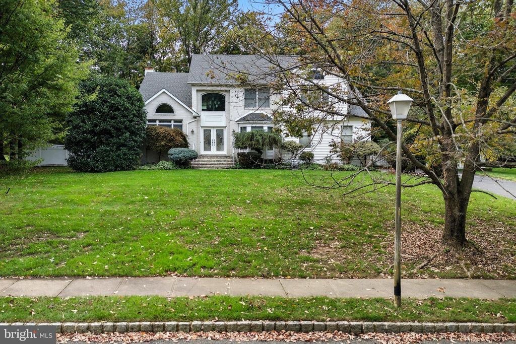 Photo of 2 Guinevere Road, MONROE TOWNSHIP, NJ 08831 (MLS # NJMX2010638)