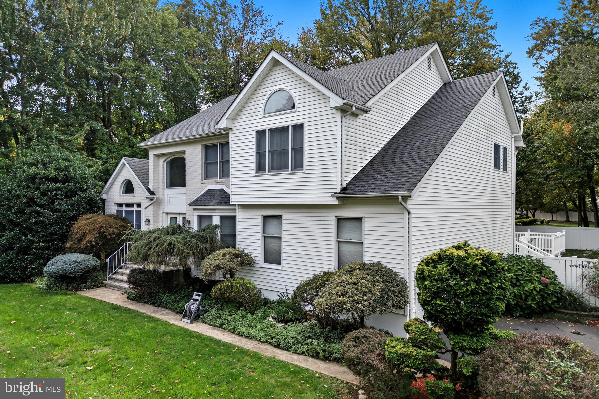 2 GUINEVERE ROAD
