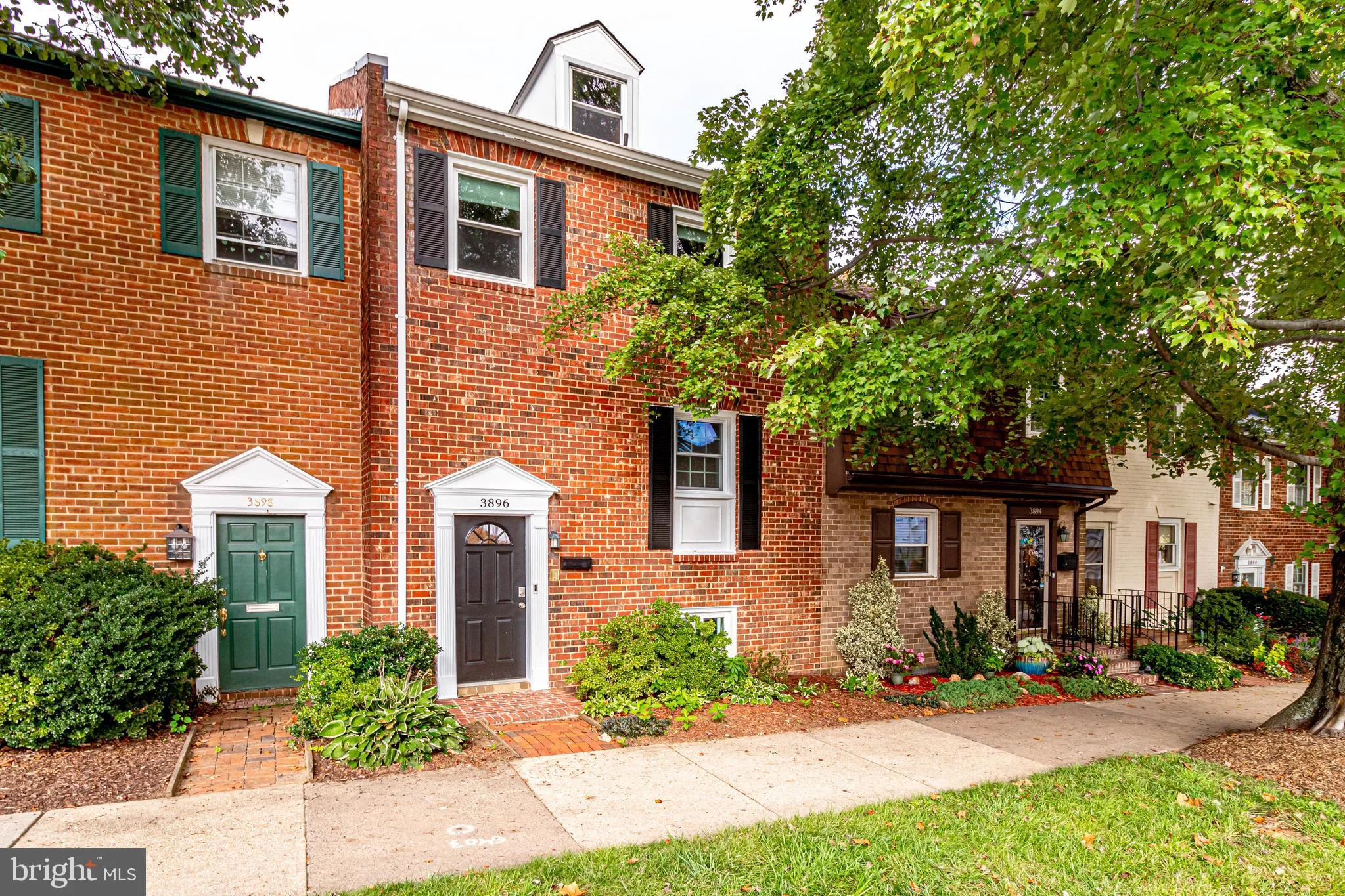 3896 University Drive, Fairfax, VA 22030