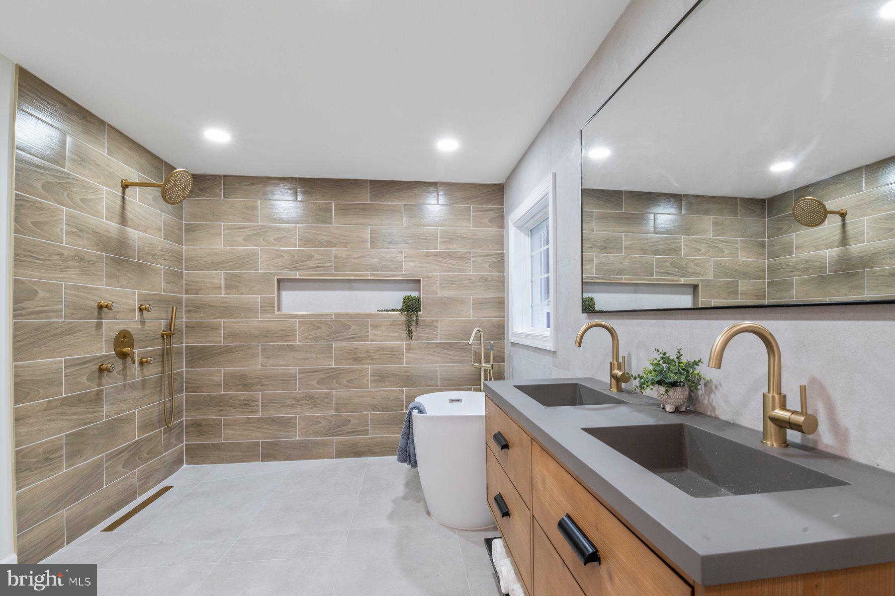 POSSUM HOLLOW FARM - Residential