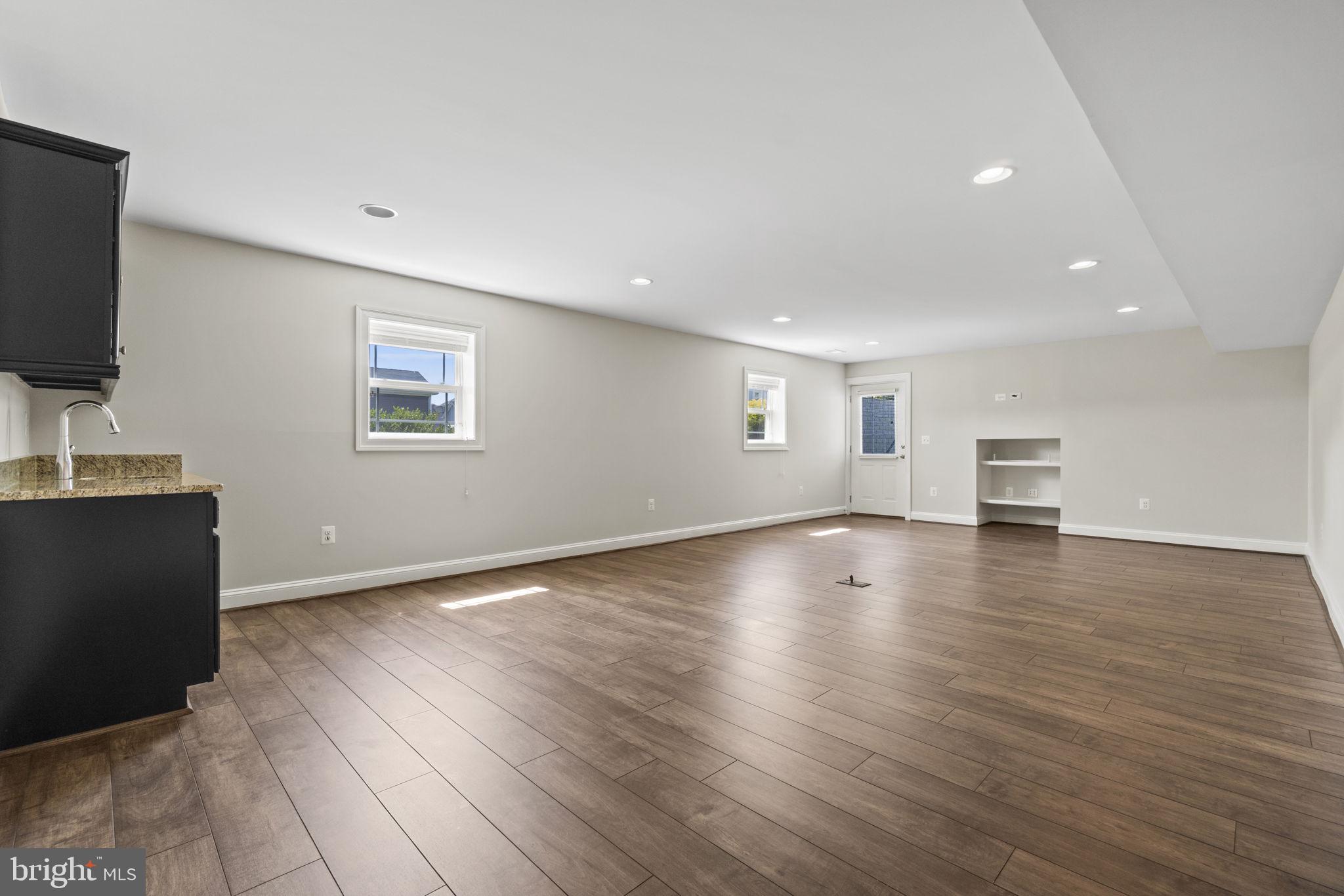 EMBREY MILL - Residential