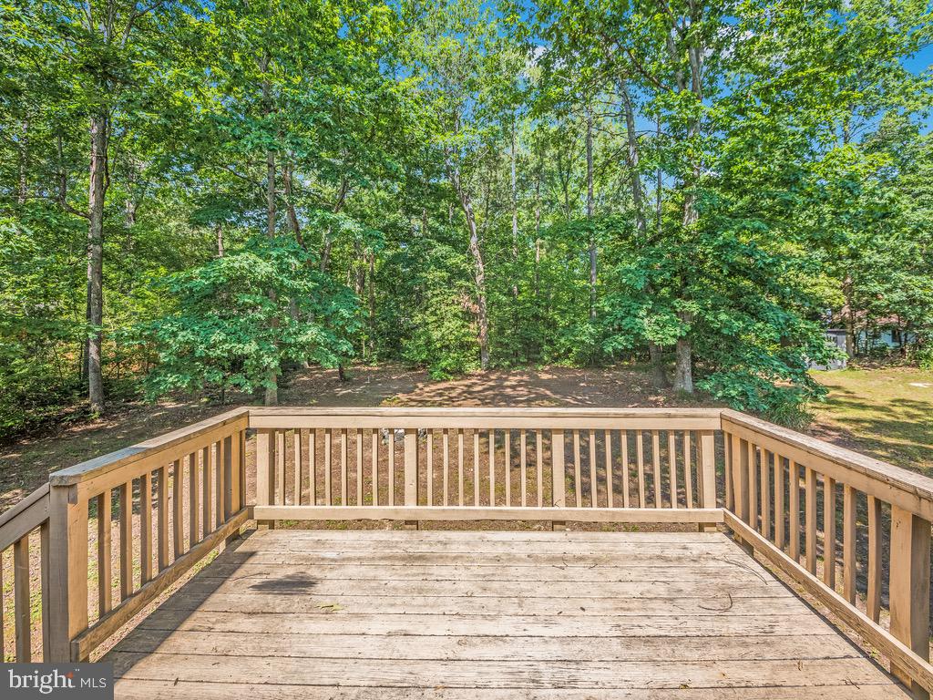 LAKE LAND - Residential