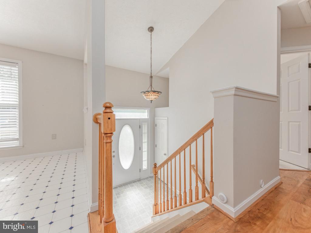 LAKE LAND - Residential