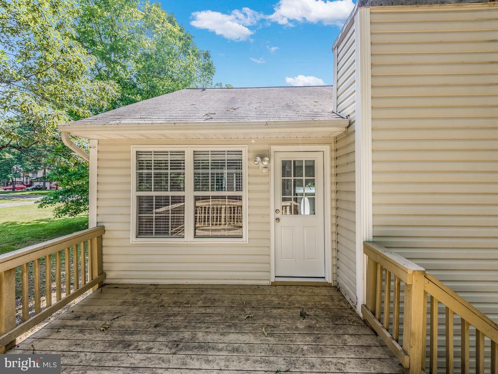 LAKE LAND - Residential