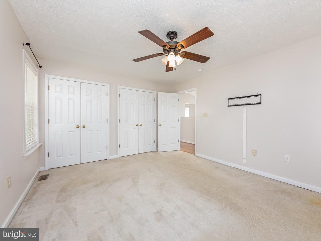 LAKE LAND - Residential