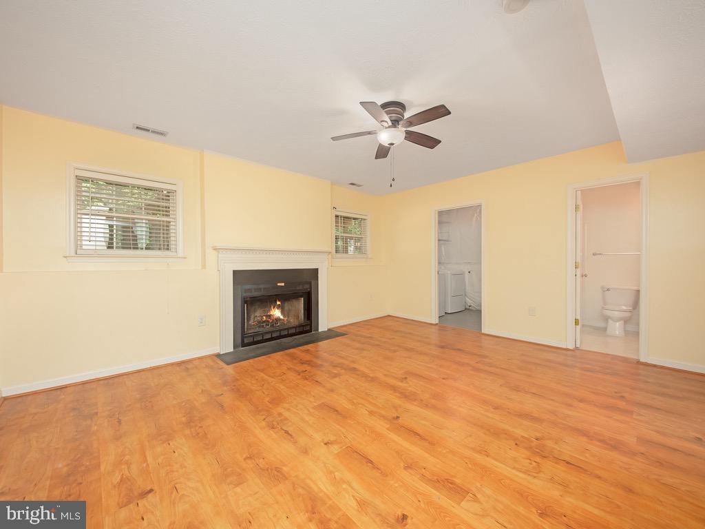 LAKE LAND - Residential