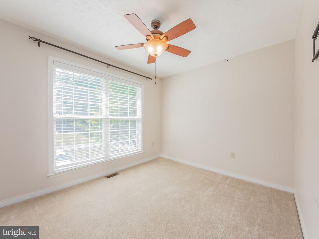 LAKE LAND - Residential