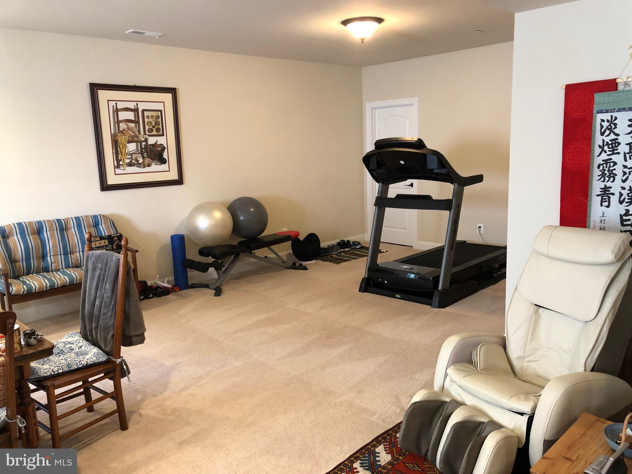 OAKLAND HALL - Residential