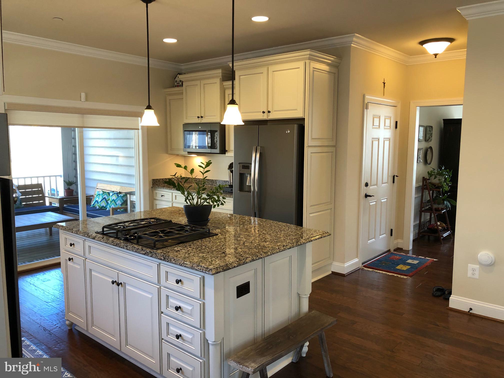 OAKLAND HALL - Residential