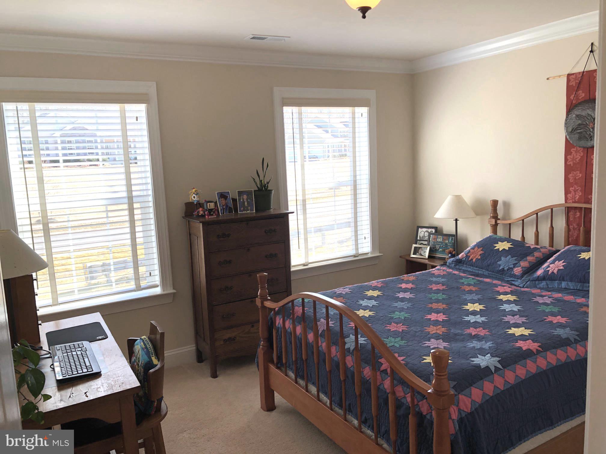 OAKLAND HALL - Residential