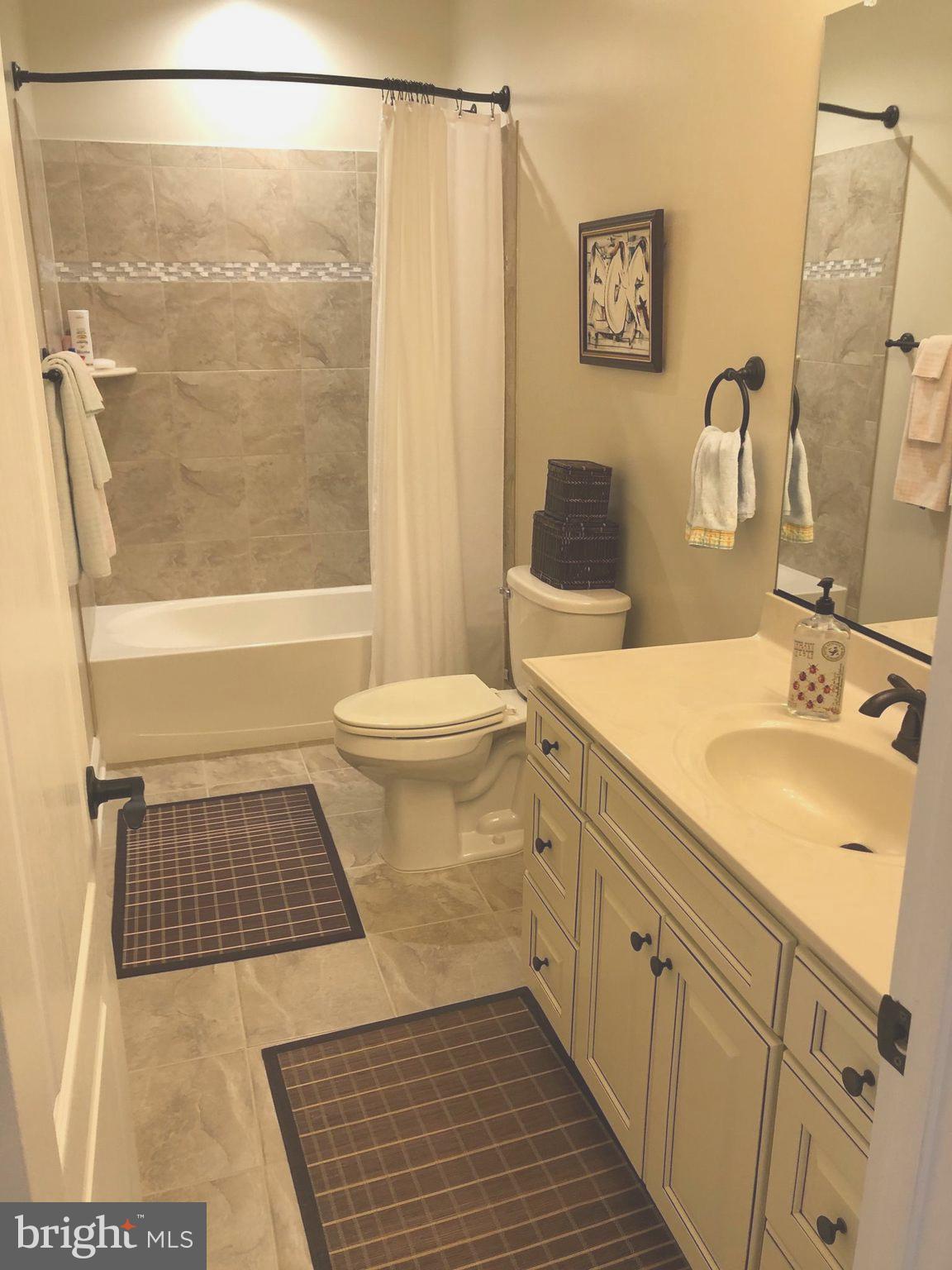 OAKLAND HALL - Residential