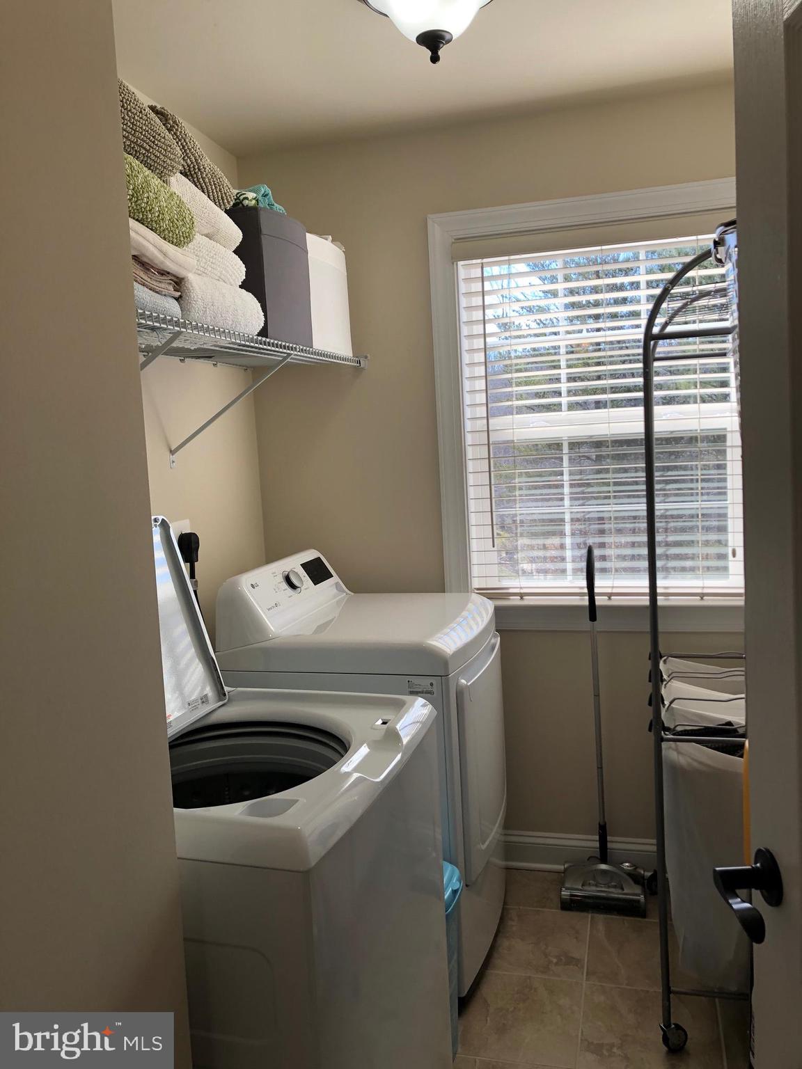 OAKLAND HALL - Residential