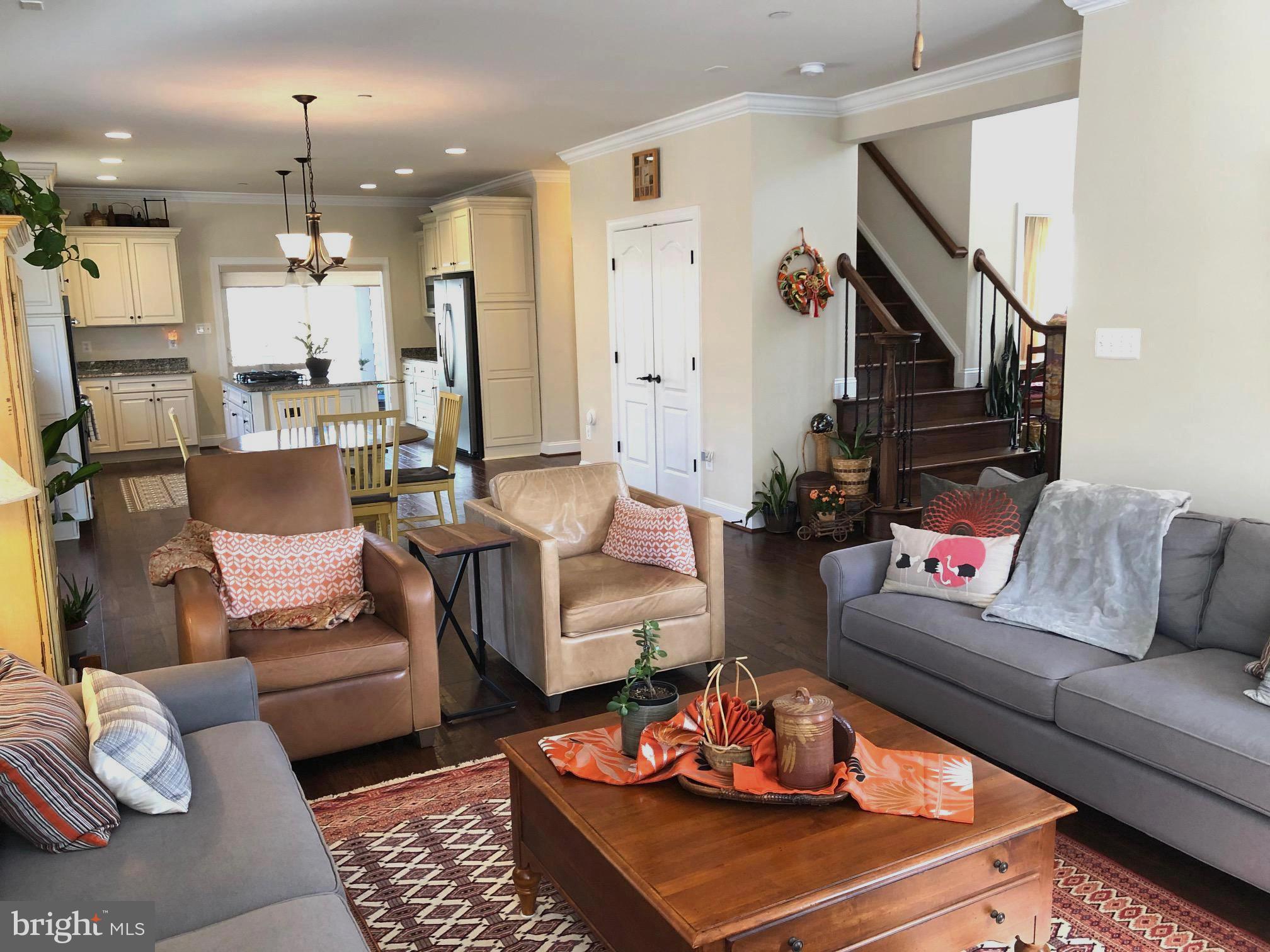 OAKLAND HALL - Residential