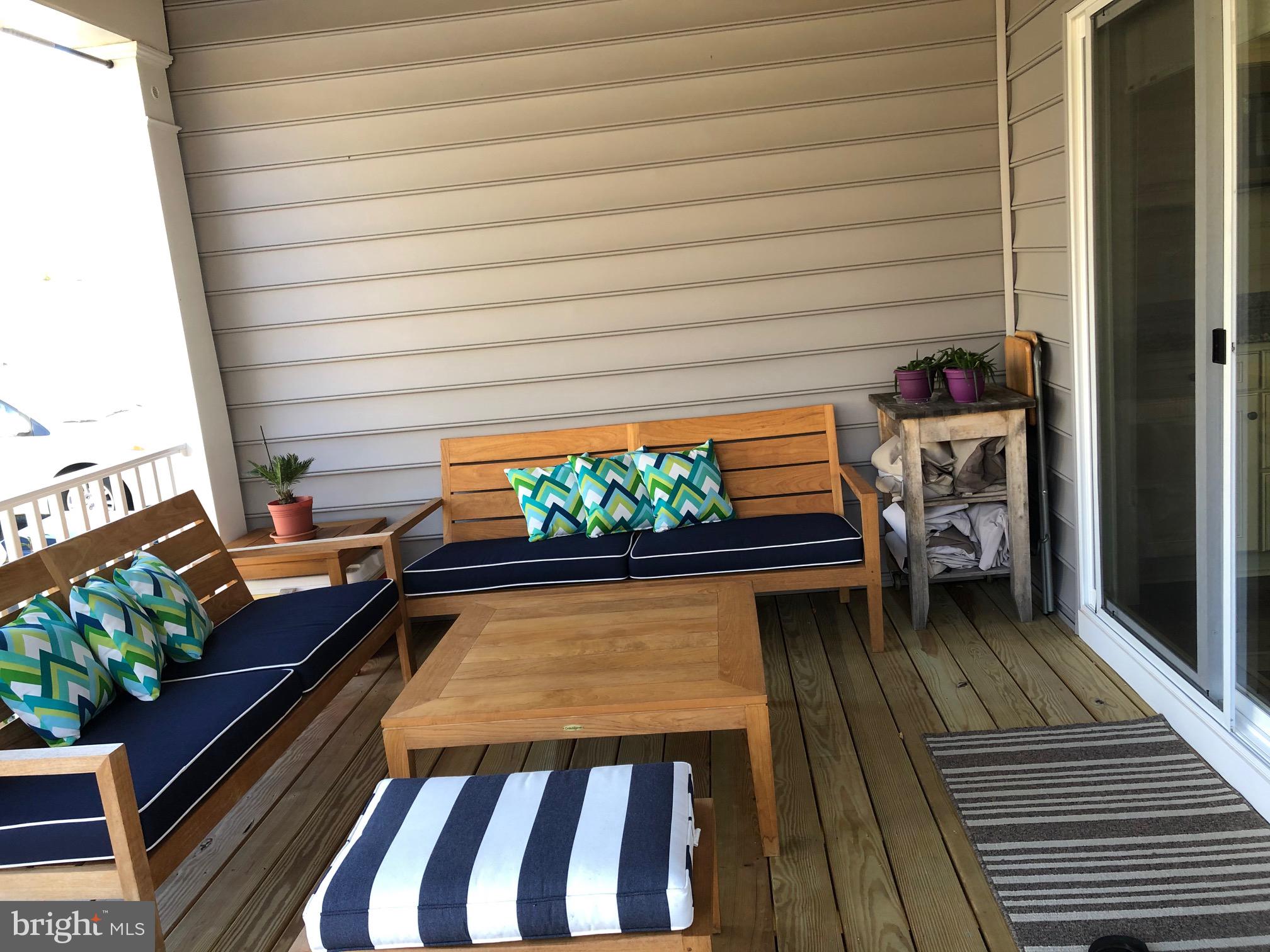 OAKLAND HALL - Residential