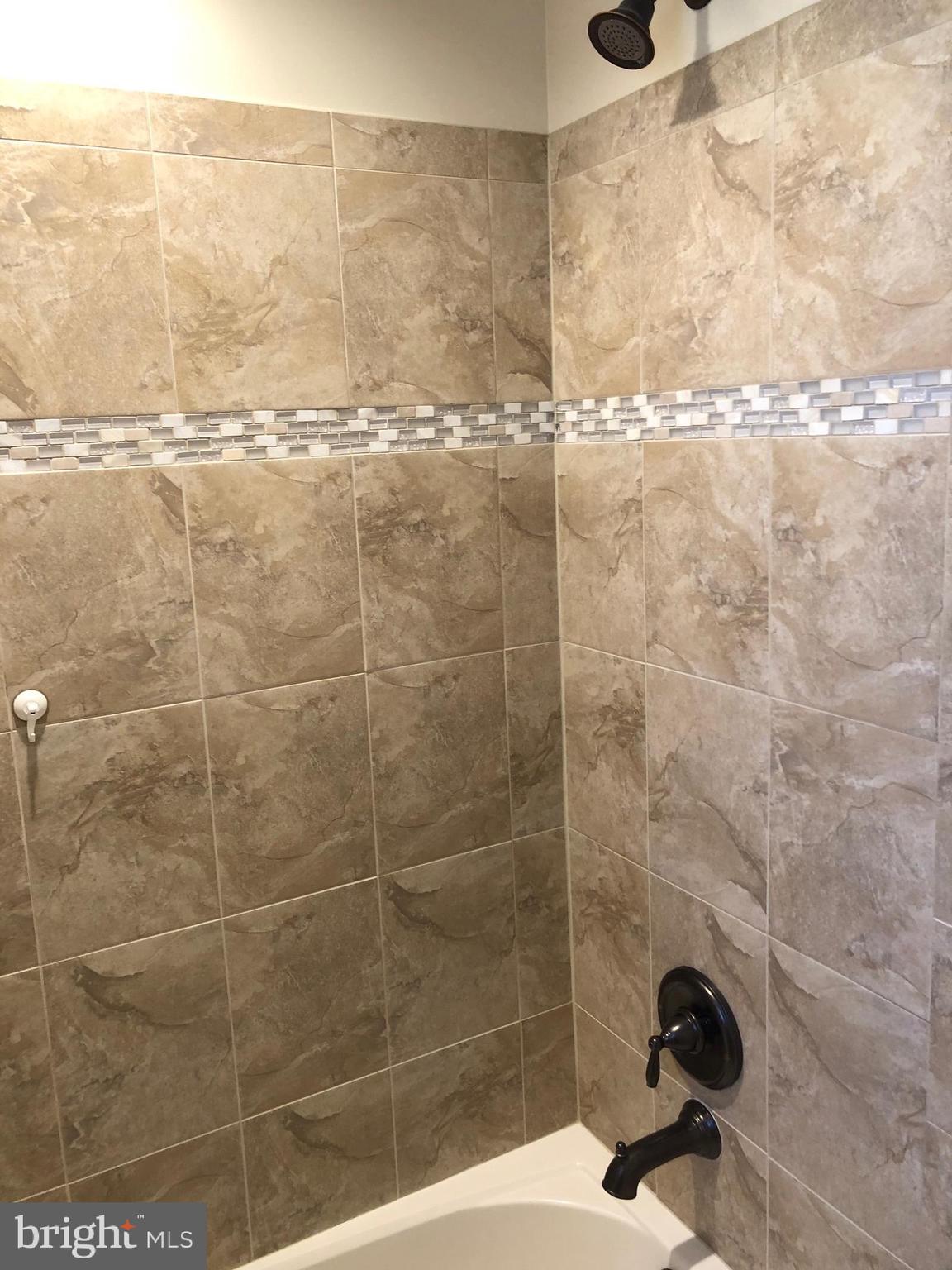 OAKLAND HALL - Residential