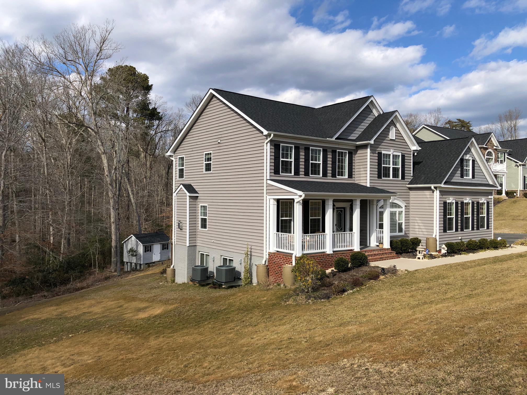 OAKLAND HALL - Residential