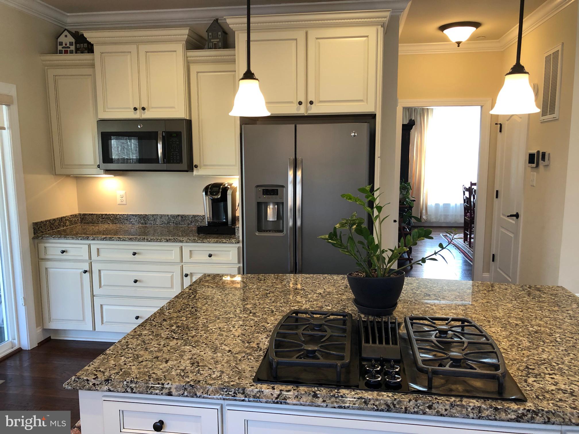 OAKLAND HALL - Residential