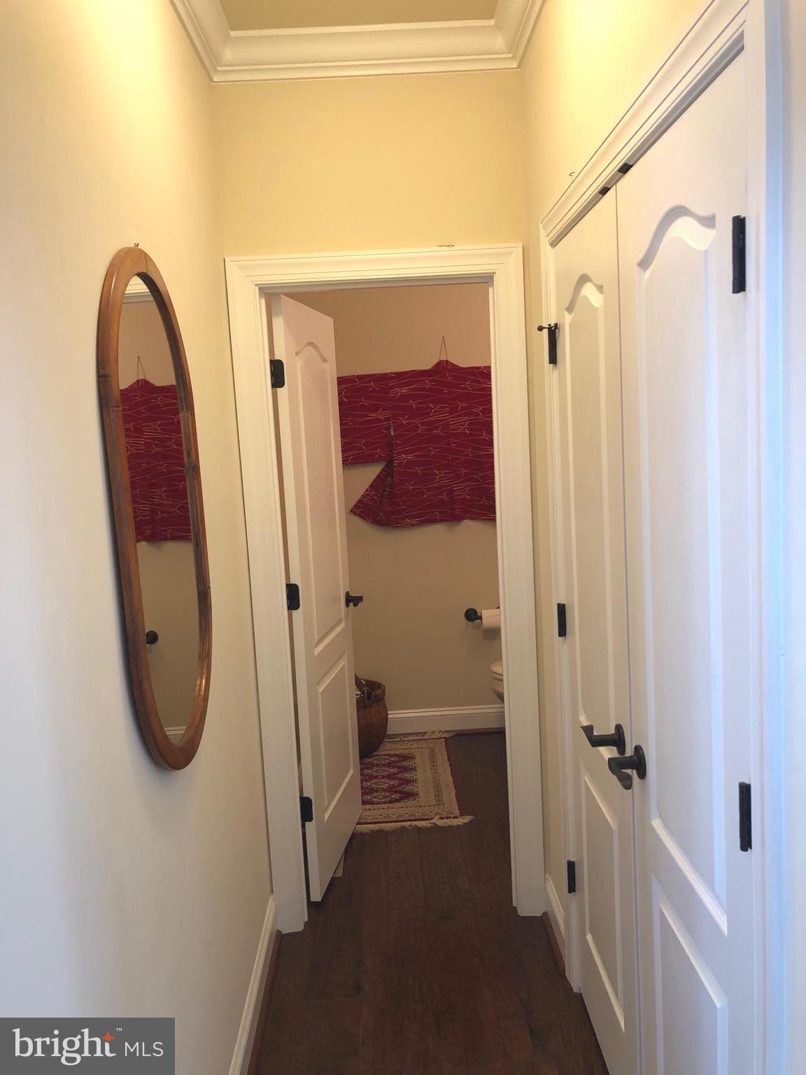 OAKLAND HALL - Residential