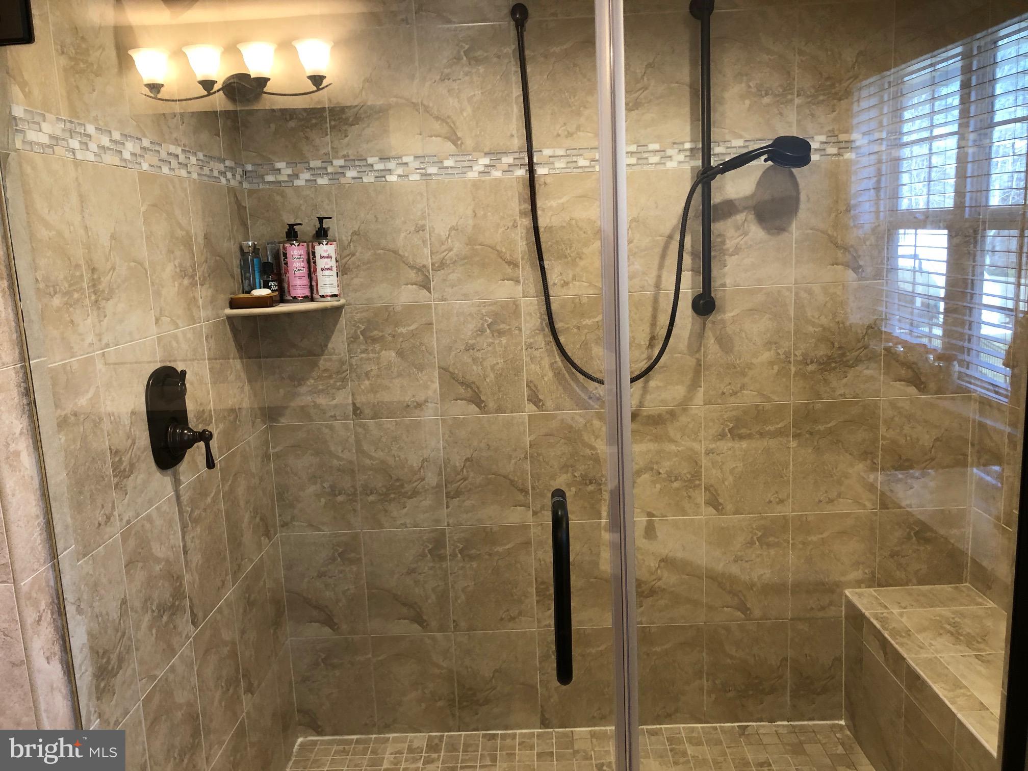 OAKLAND HALL - Residential