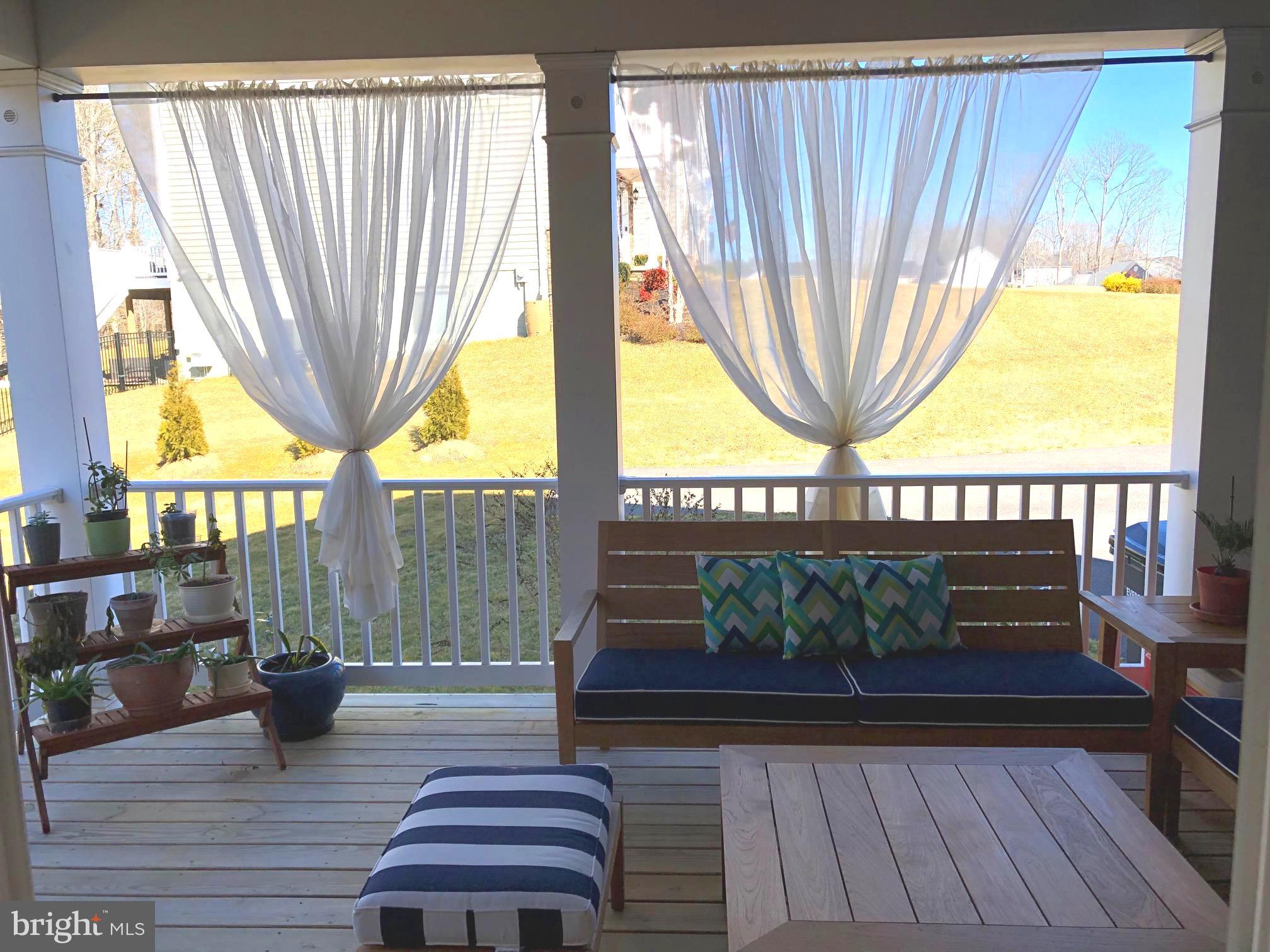 OAKLAND HALL - Residential