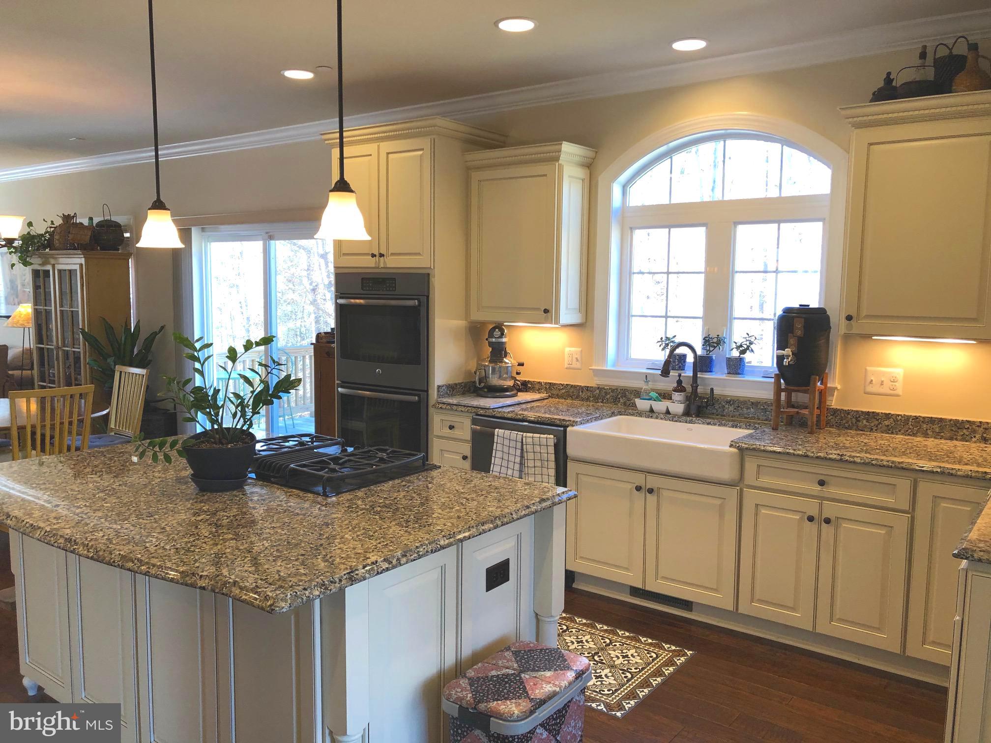 OAKLAND HALL - Residential