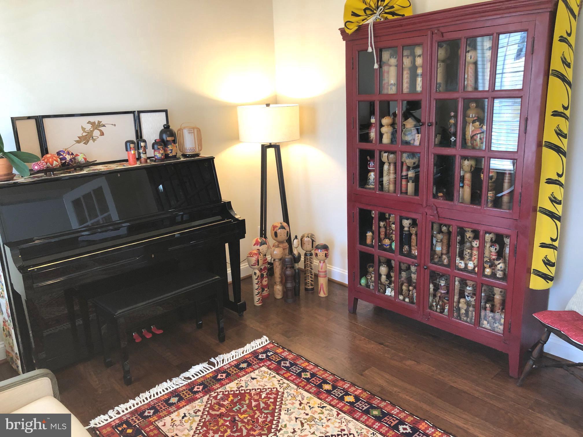 OAKLAND HALL - Residential