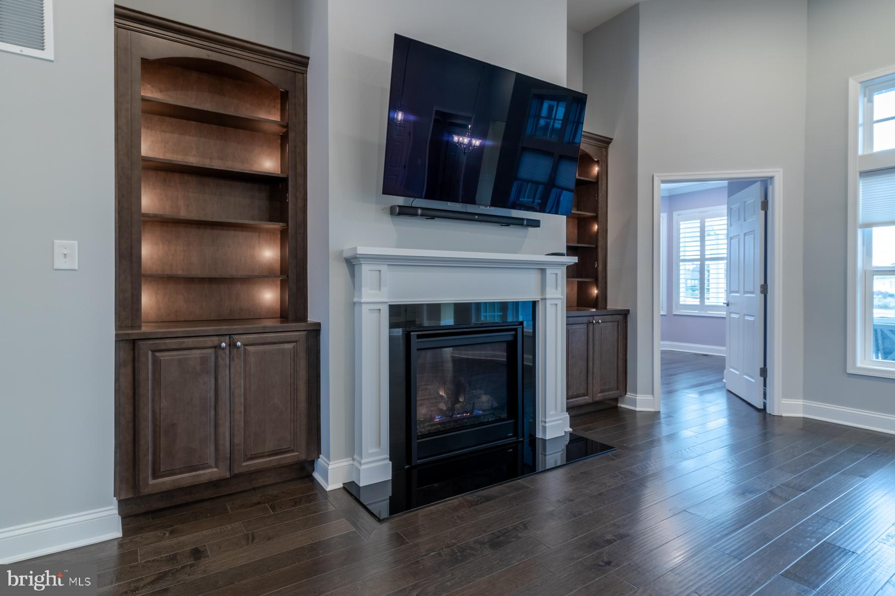 SHOWFIELD - Residential