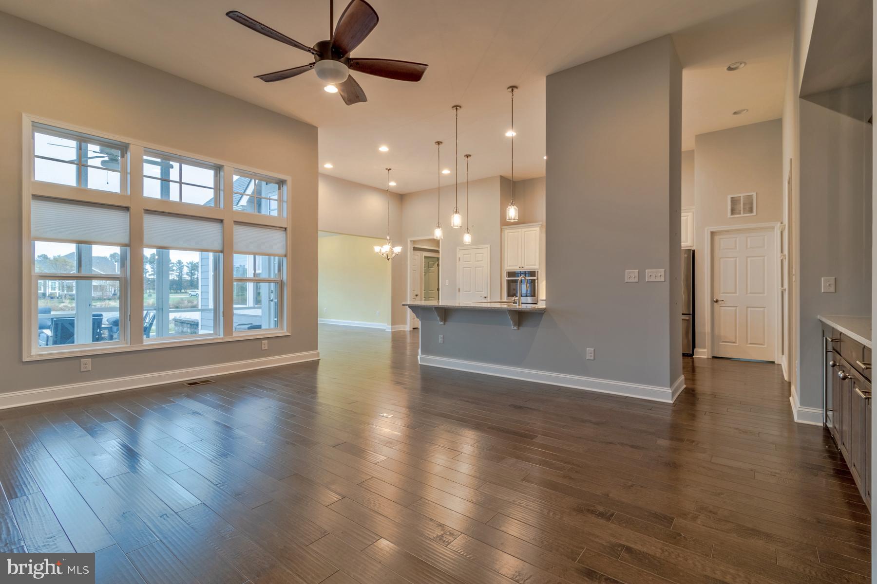 SHOWFIELD - Residential