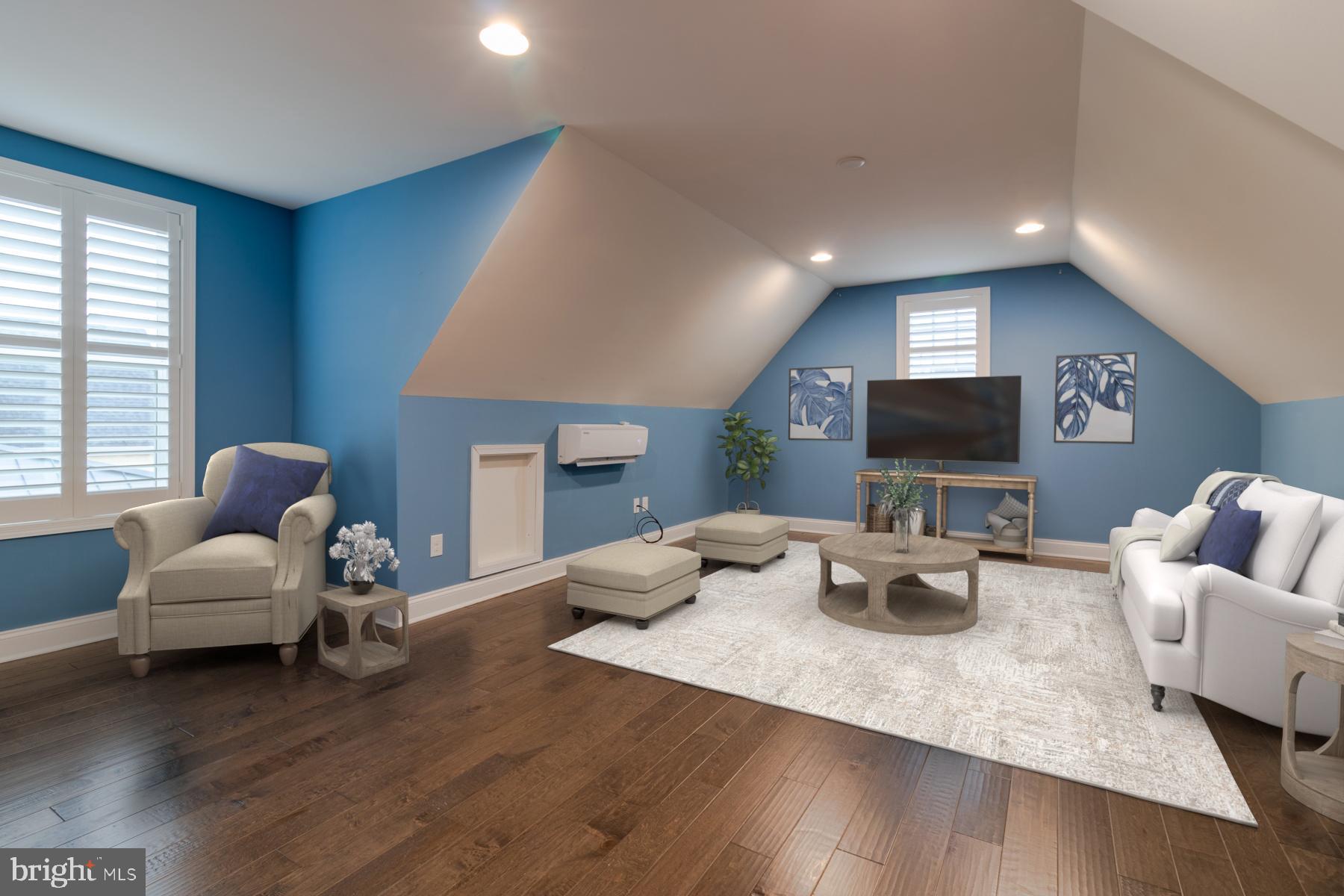 SHOWFIELD - Residential