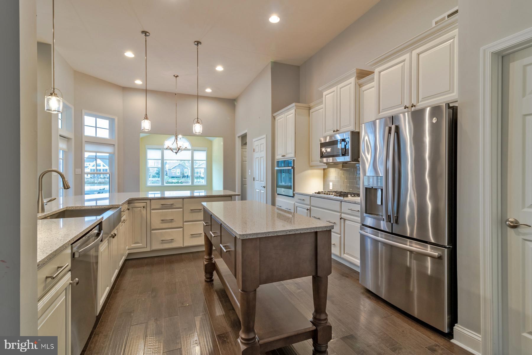 SHOWFIELD - Residential