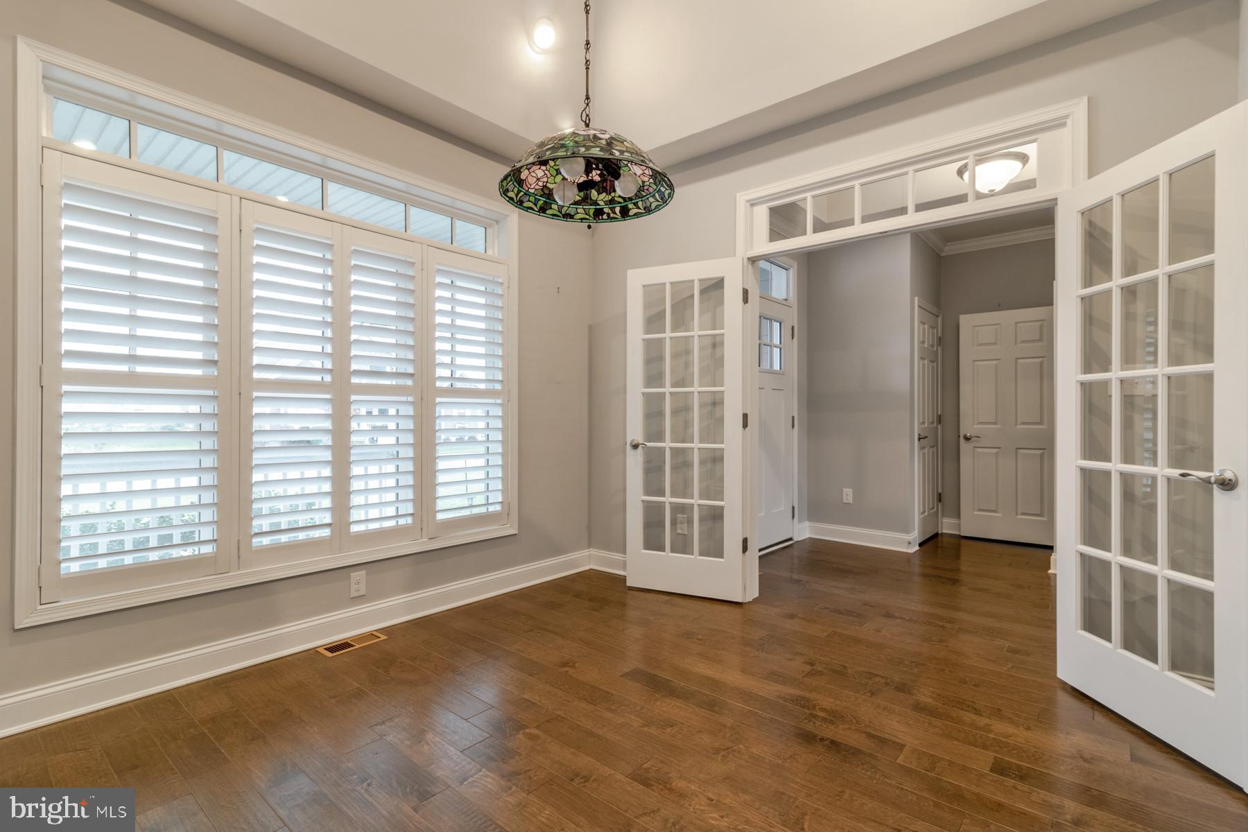 SHOWFIELD - Residential