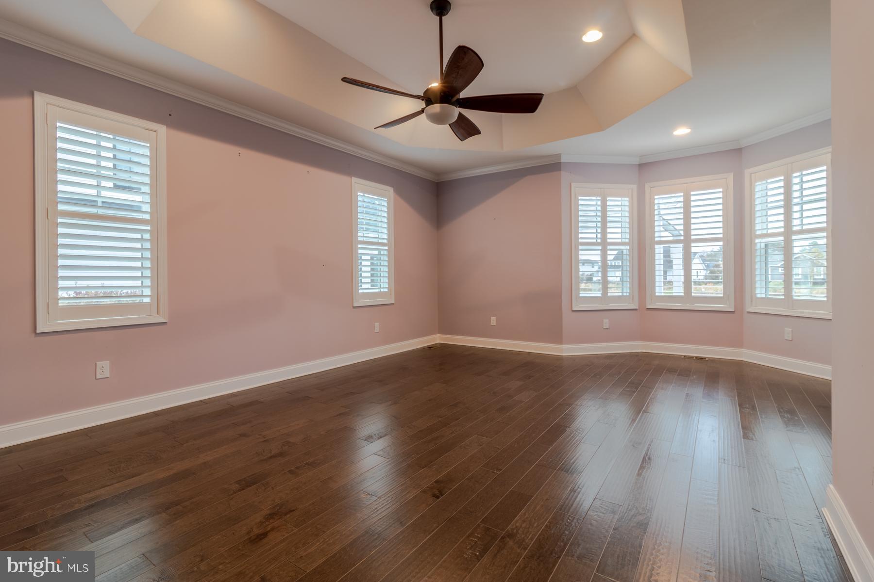 SHOWFIELD - Residential