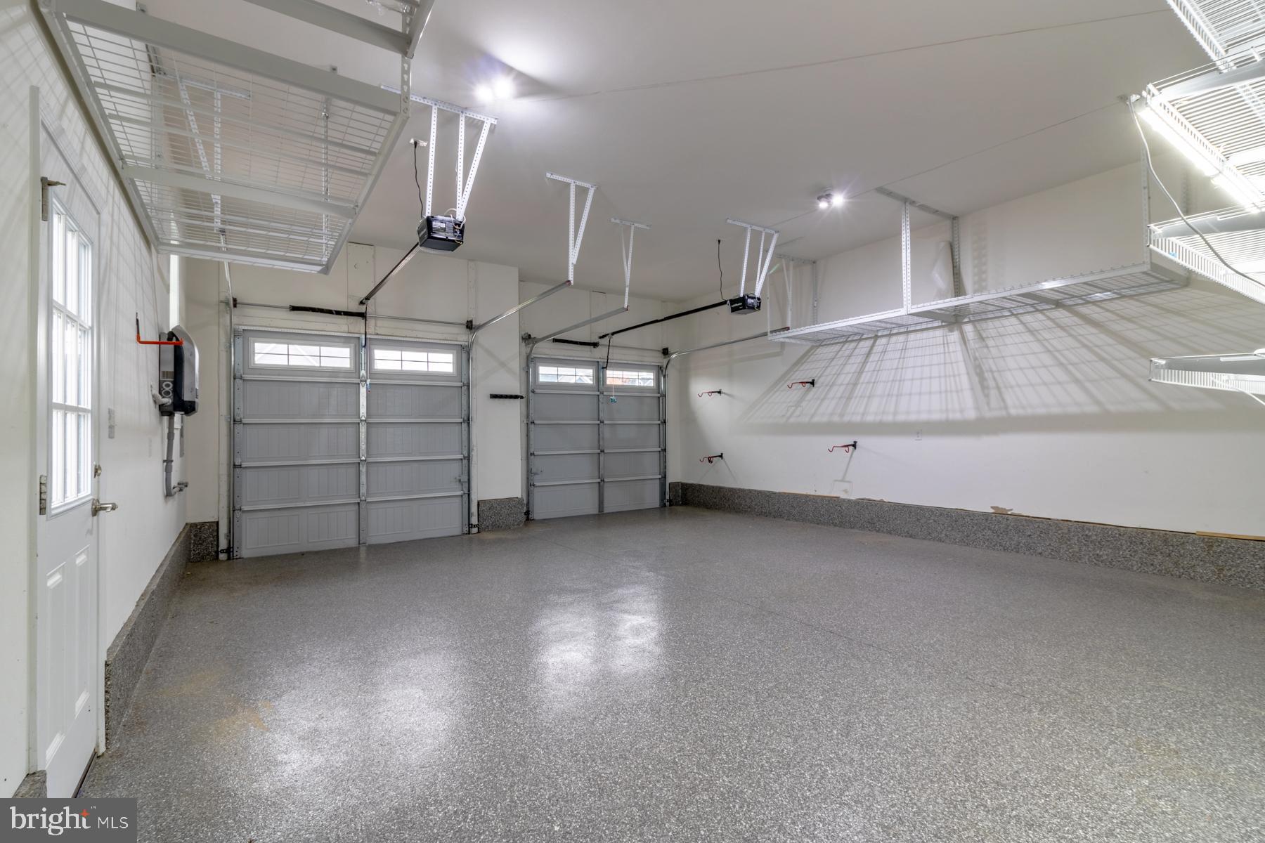 SHOWFIELD - Residential