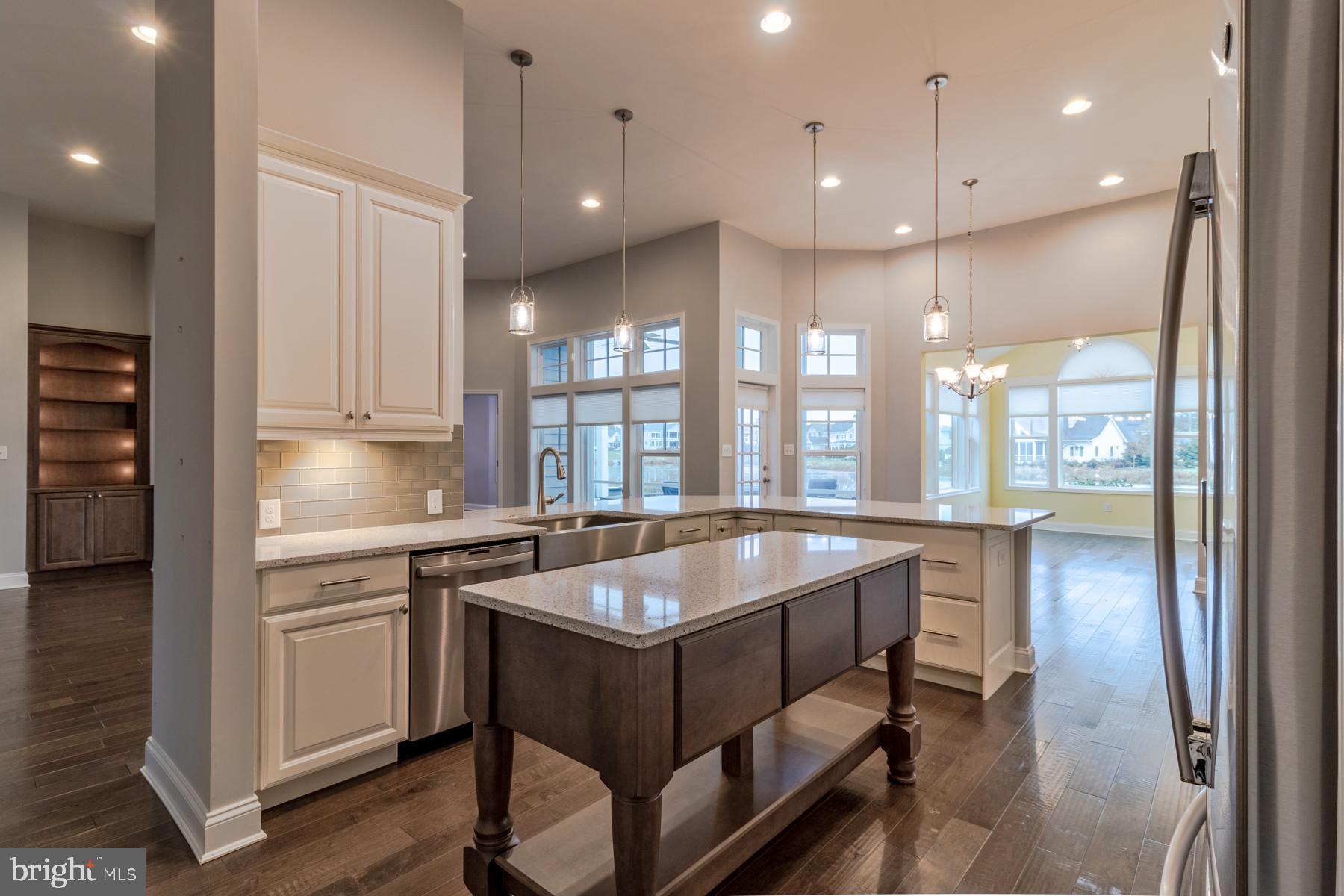 SHOWFIELD - Residential